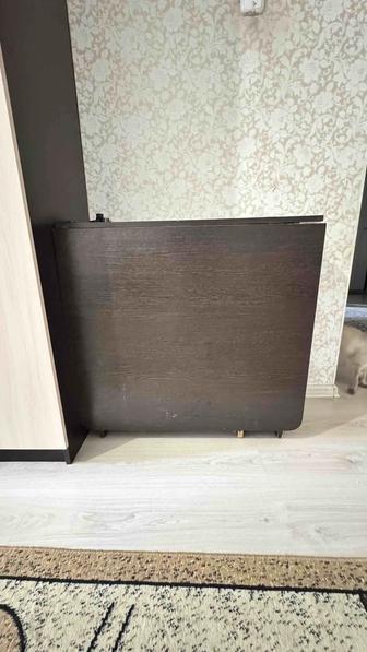 Стол книжка