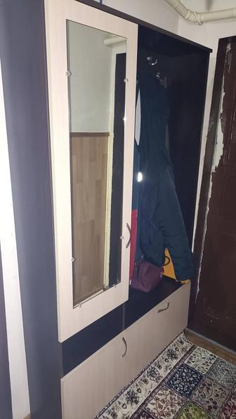 Срочно продам шкаф в прихожую