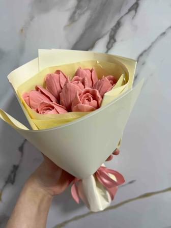 Клубника в шоколаде виде тюльпана