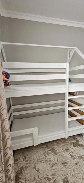 Двухъярусный кровать