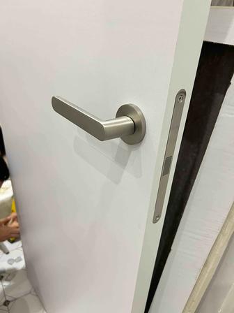 Установка межкомнатных дверей