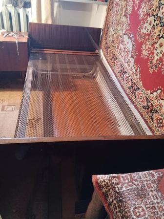 Продам кровать б/у 1.5