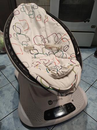 Продам электрокачелю 4moms