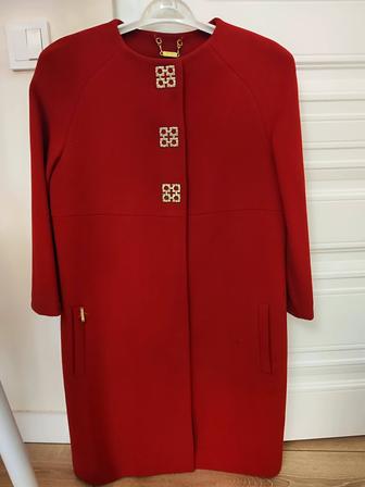 Красное пальто