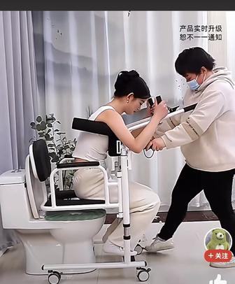 Коляска инвалидная с подъемным механизмом