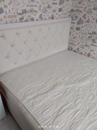 Спальный кровать