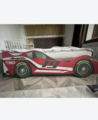 Продам кровать машину