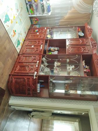 Продам шкаф-витрину