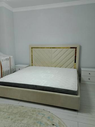 Продам кровать с матрасом