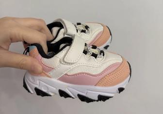 Продам кроссовки