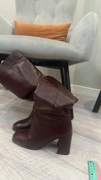Продам женские сапоги
