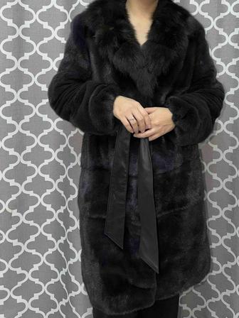 Продам норковую шубу AMO LUSSO FURS.