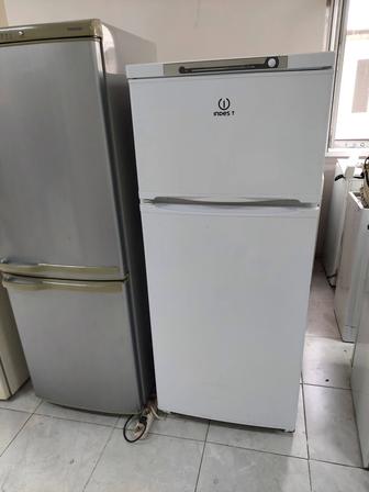 Продам холодильник Индезит высота 1.45