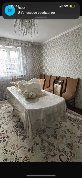 Стол со стульями