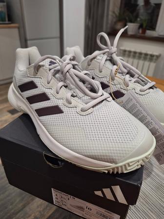 Теннисные кроссовки Adidas