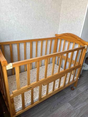Продам детскую кроватку, торг уместен