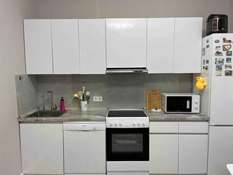 Продам кухонный гарнитур белый