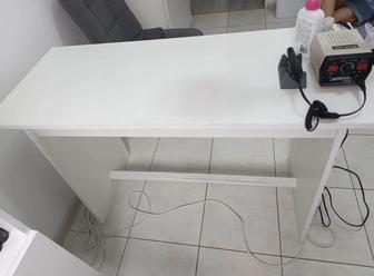 Стол и стулья