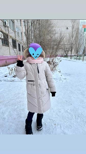 Продам зимний пуховик на девочку