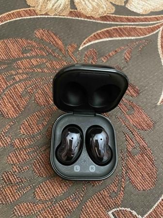 Наушники Samsung Galaxy Buds core