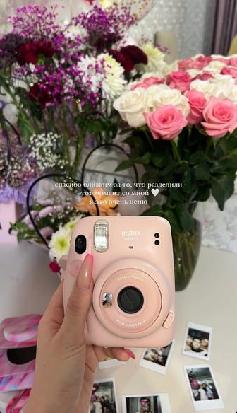 продам instax mini11 розового цвета