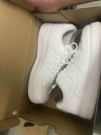 Продам кроссовки Nike airforce1