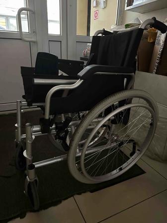 Продам инвалидную коляску