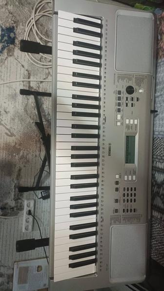 Синтезатор