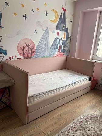 Кровать односпальная с ящиком для хранения и удобным матрасом