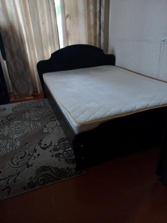 Продам двуспальную кровать в хорошем состоянии