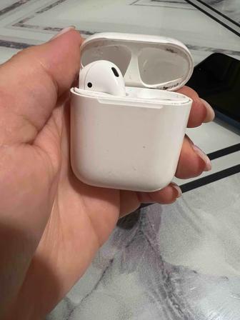 Наушники AirPods