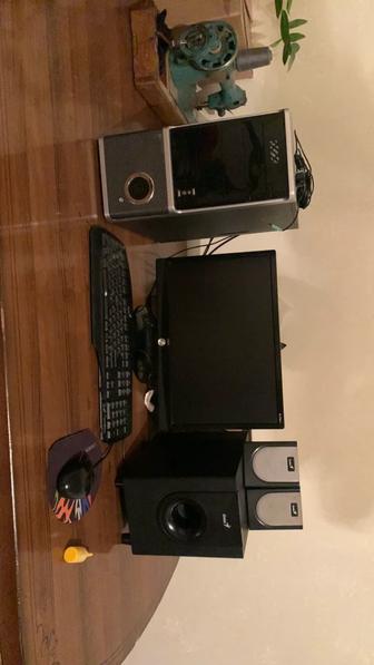 Компьютер колонка телевизор бар