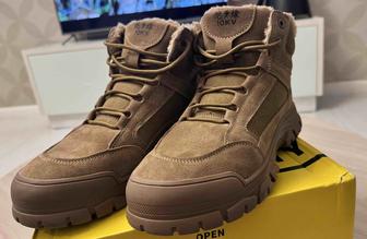 Новые зимние мужские кроссовки 42 размер