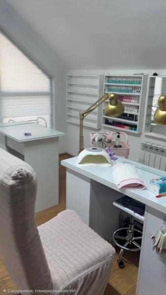 Сдается в аренду маникюрный стол.