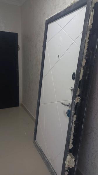 Продажа б/у железная дверь