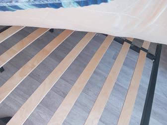 Продам 2 спальную кровать б/у