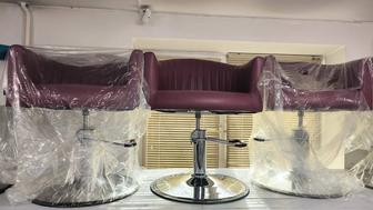 Продаю кресло и помощник для парикмахера