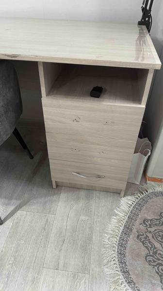 Продам письменный стол