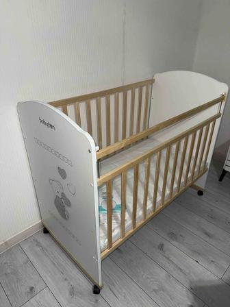 Продам новую кроватку