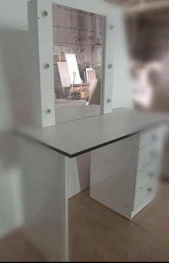 Зеркало, стол