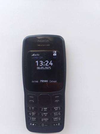 Мобильный телефон Nokia с наушником Все отлично работает