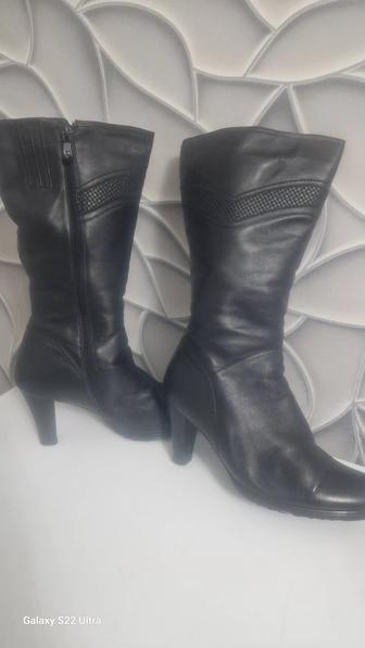 продам кожные сапоги