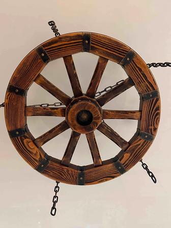 Продается стильная , деревянная люстра в стиле Колесо