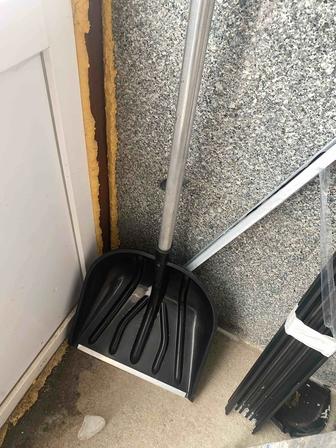 Почищу снег у вас во дворе