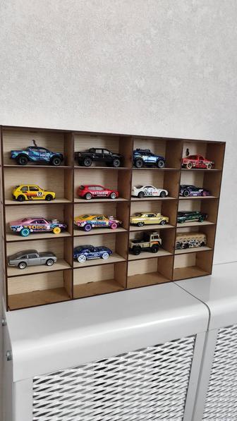 Машинки HotWheels с полкой