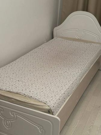 Продам 1 спальную кровать