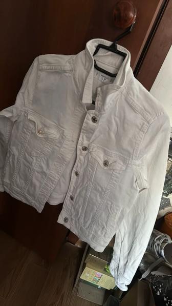 Куртка джинсовая белая новая