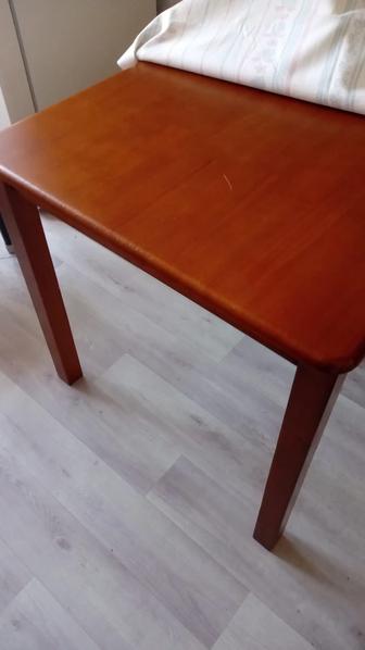 Продам кухонный стол