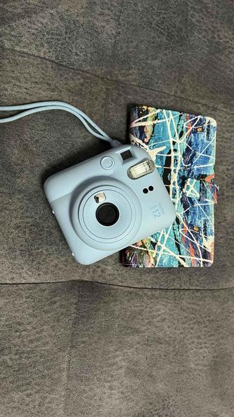 Фотокамера моментальной печати Fujifilm Instax mini 12 голубой