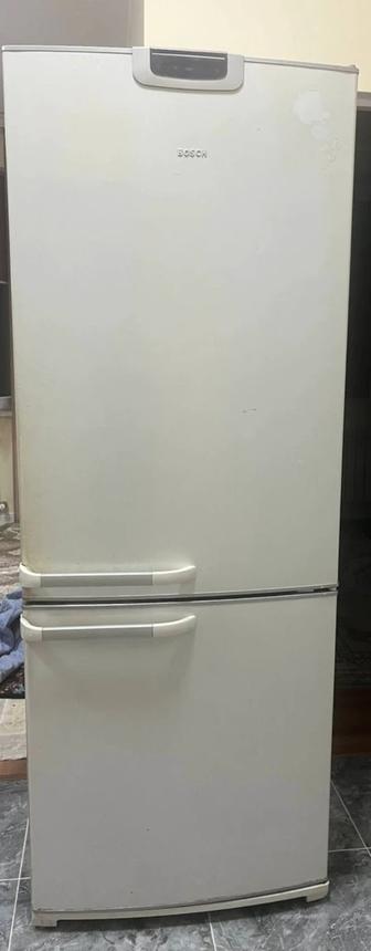 Продам холодильник Bosch (на запчасти или под ремонт)